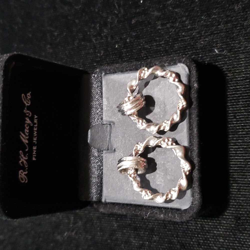 Silver Tone Twisted Rope Circle Earrings